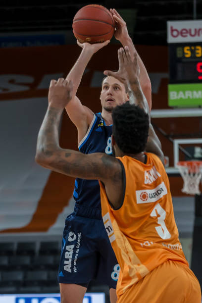 但它背后反 但它背后反